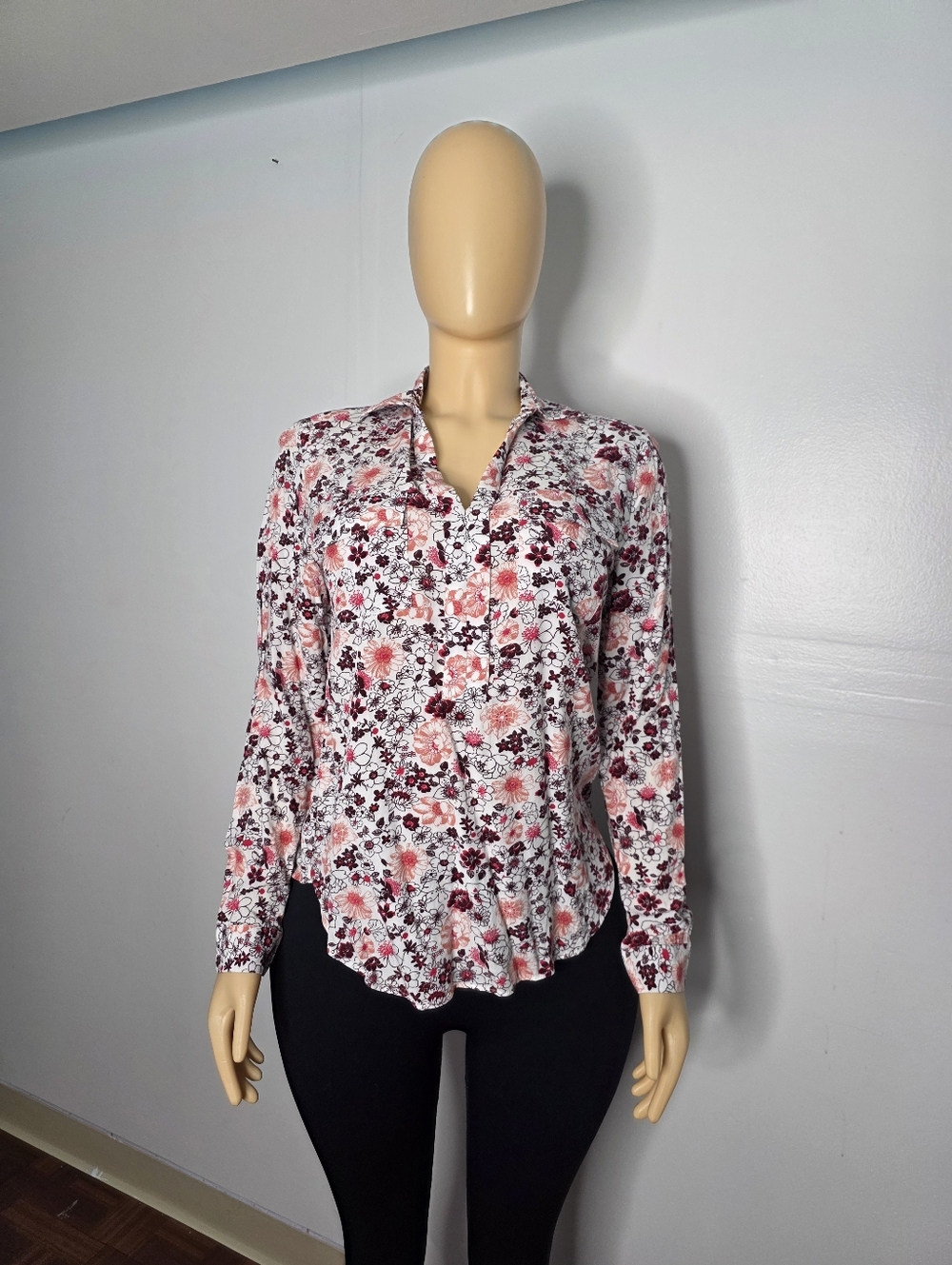 Ann Taylor Floral Button-Front Blouse in Pink and White Size US/XS